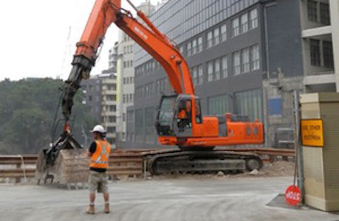 chameleon-clamshell-excavator-hire.jpg