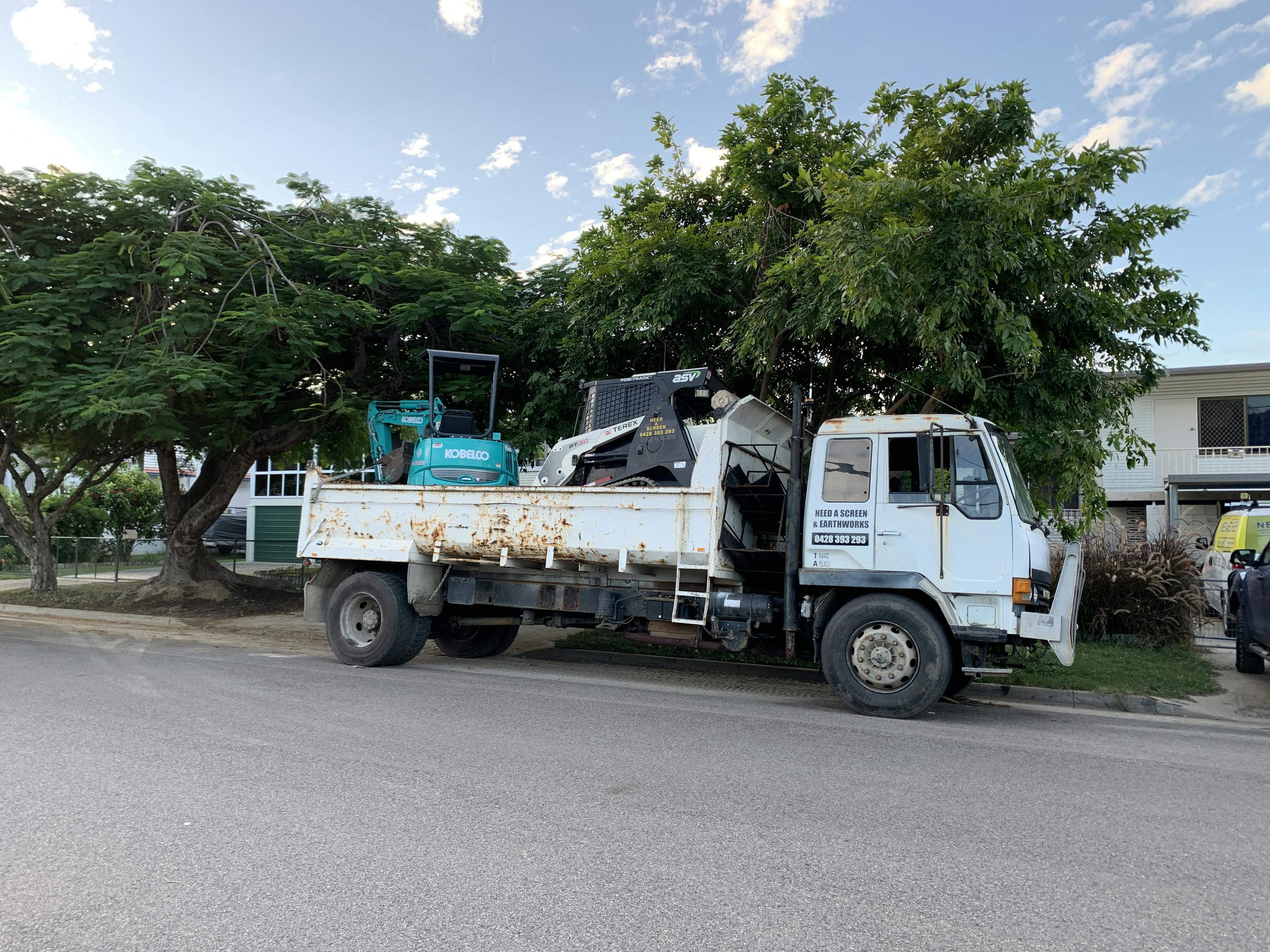 Logo of Need A Screen and Earthworks