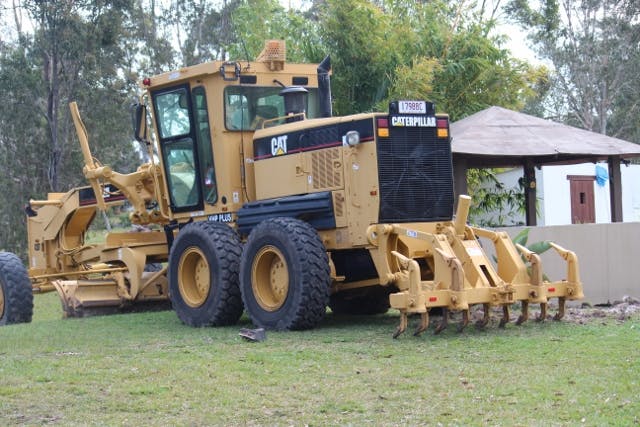 Logo of Dougies Grader Hire P/L