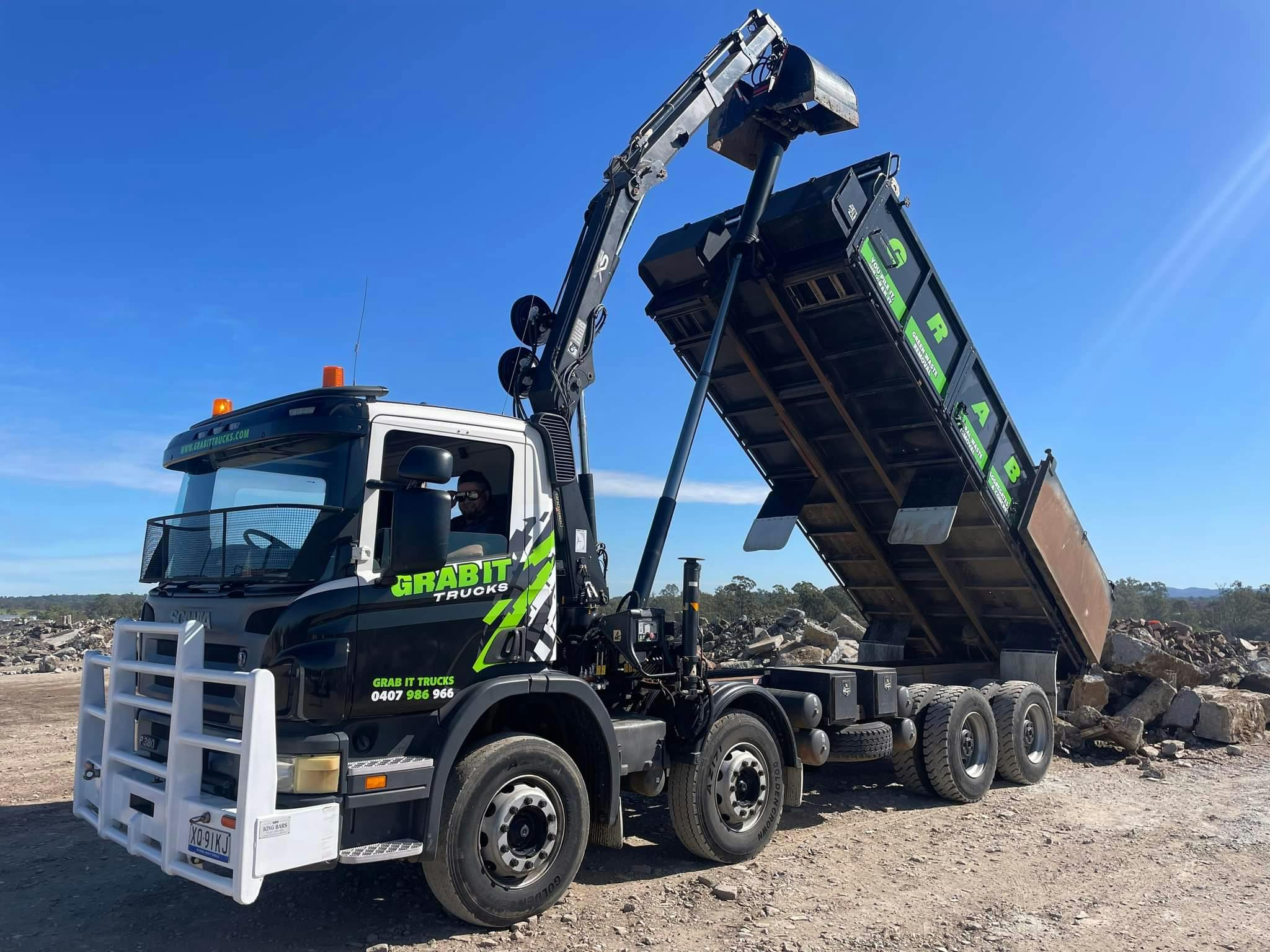 Logo of Grab It Trucks