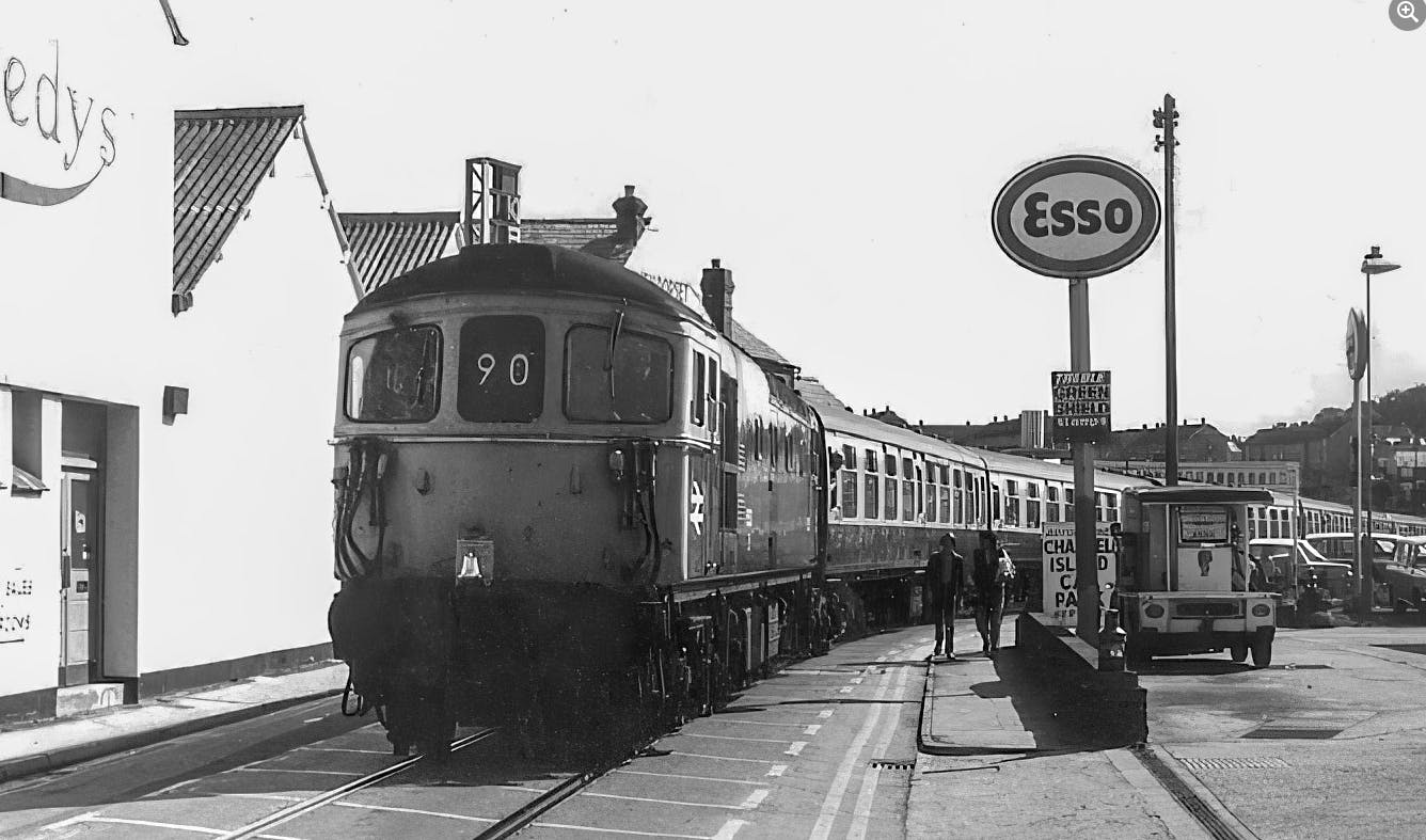 Logo of Mad transport