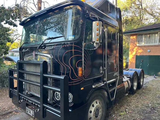 Logo of Truckin Good Transport