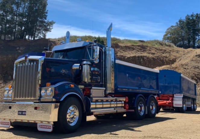 Logo of Daniel Sutcliffe Earthmoving