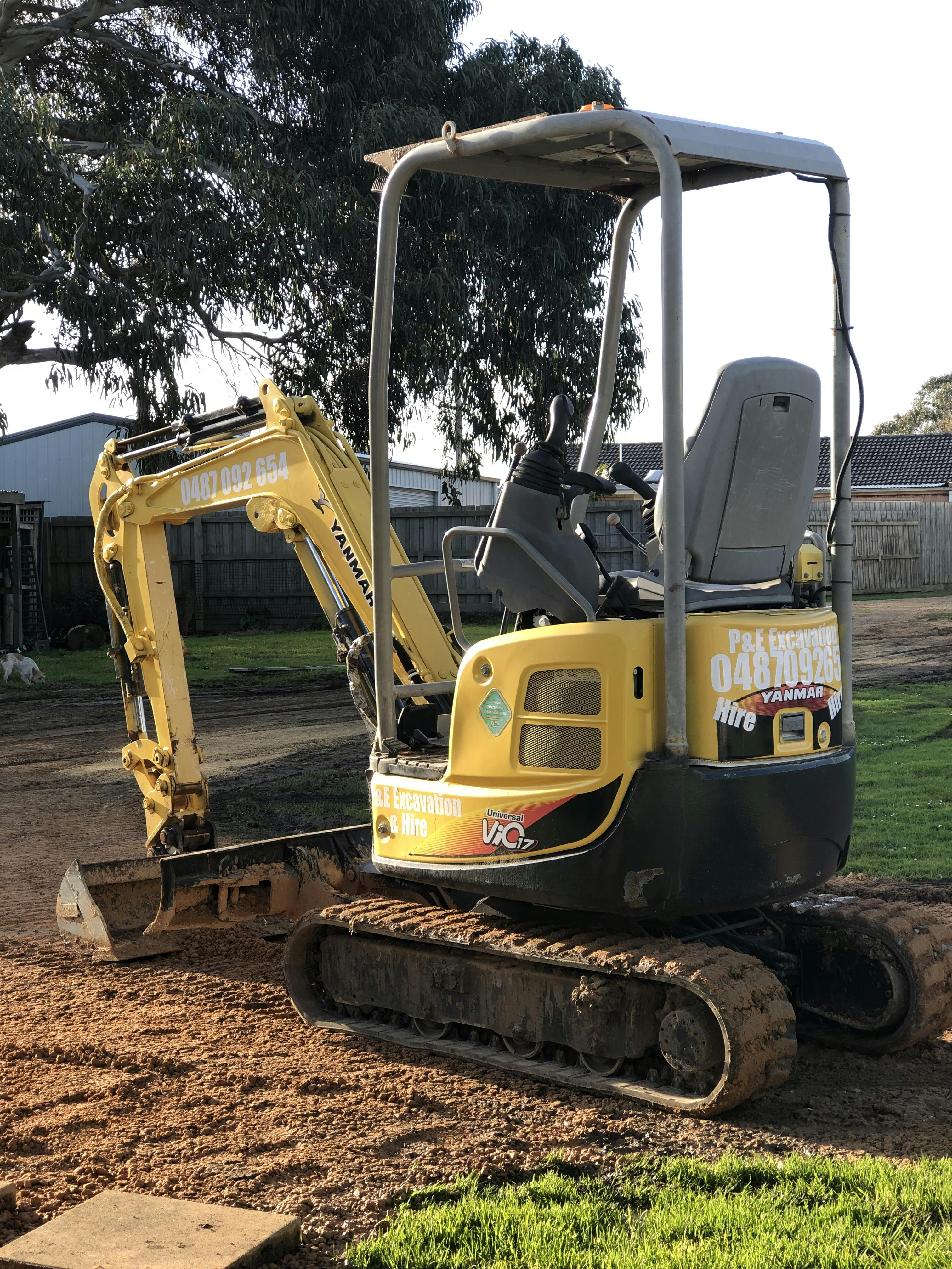 Logo of P&E Excavation & Hire