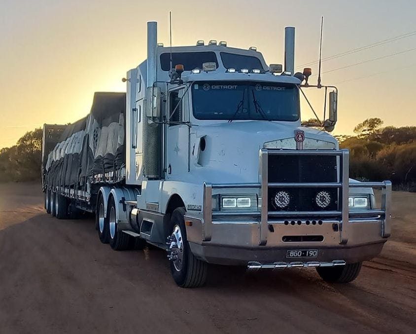 Logo of John Edwards Haulage