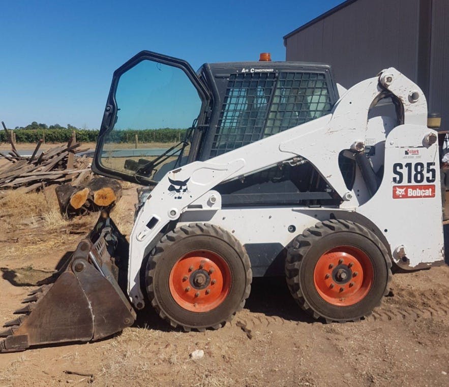 Logo of Yelta Earthworks