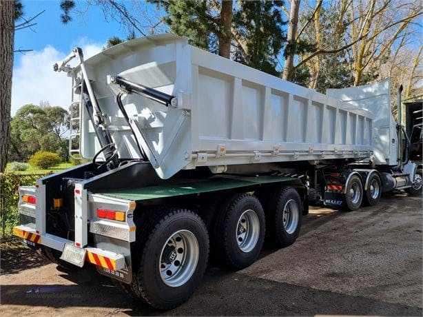 Logo of Easy Limo Pty Ltd