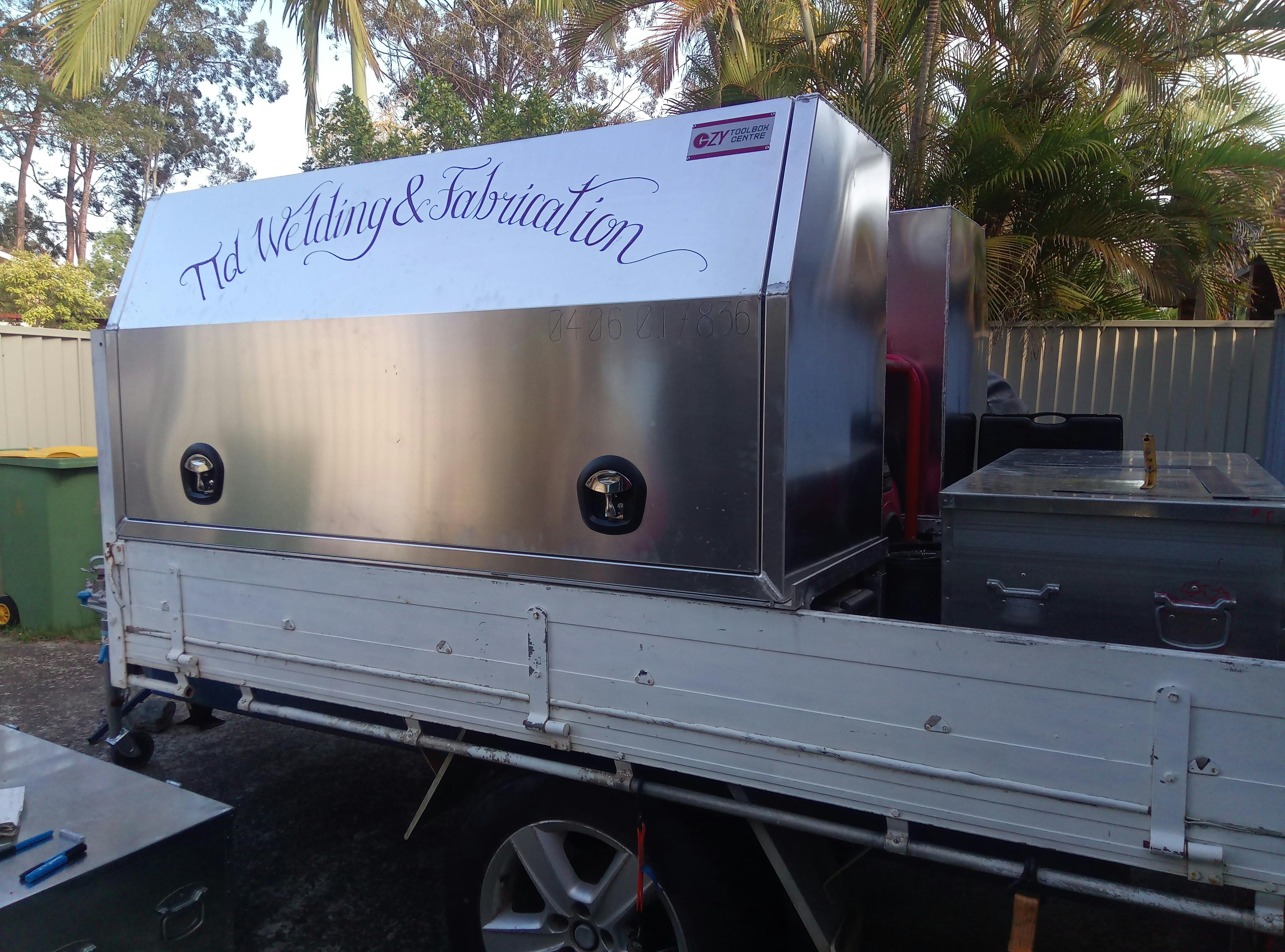 Logo of πd Welding & Fabrication