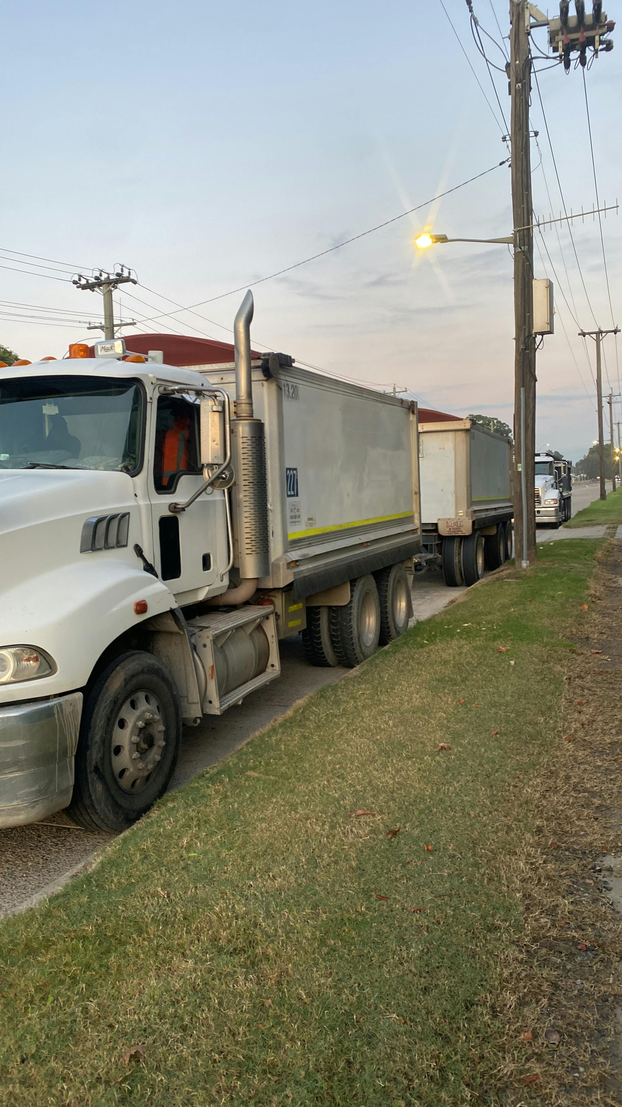 Logo of MH earthmover pty Ltd