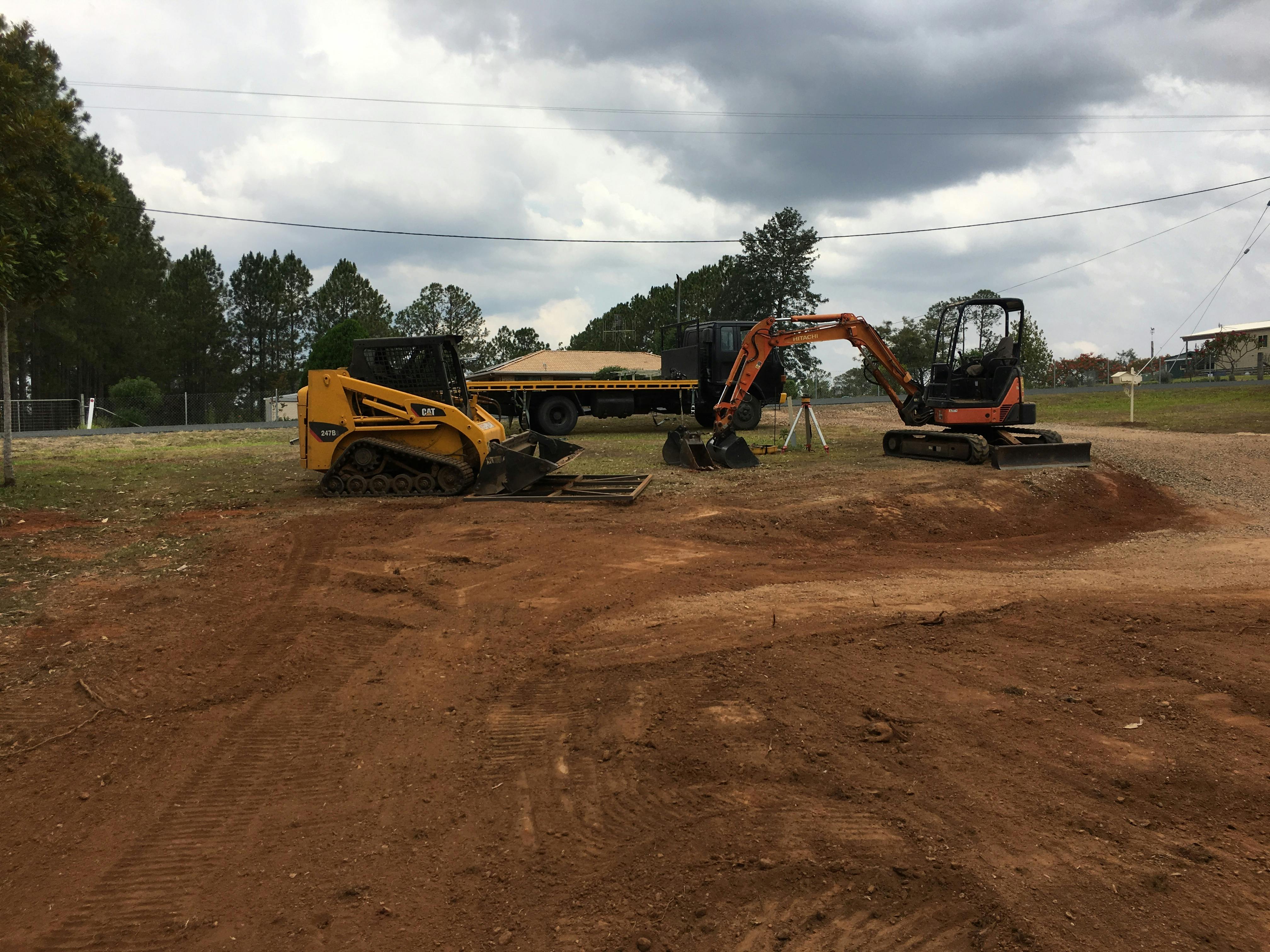 Logo of Local Earthmoving