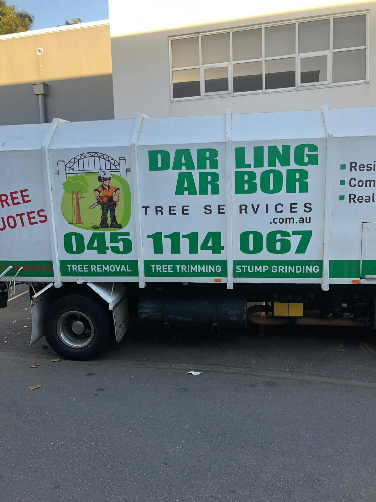 Logo of Darling Arbor Tree Services