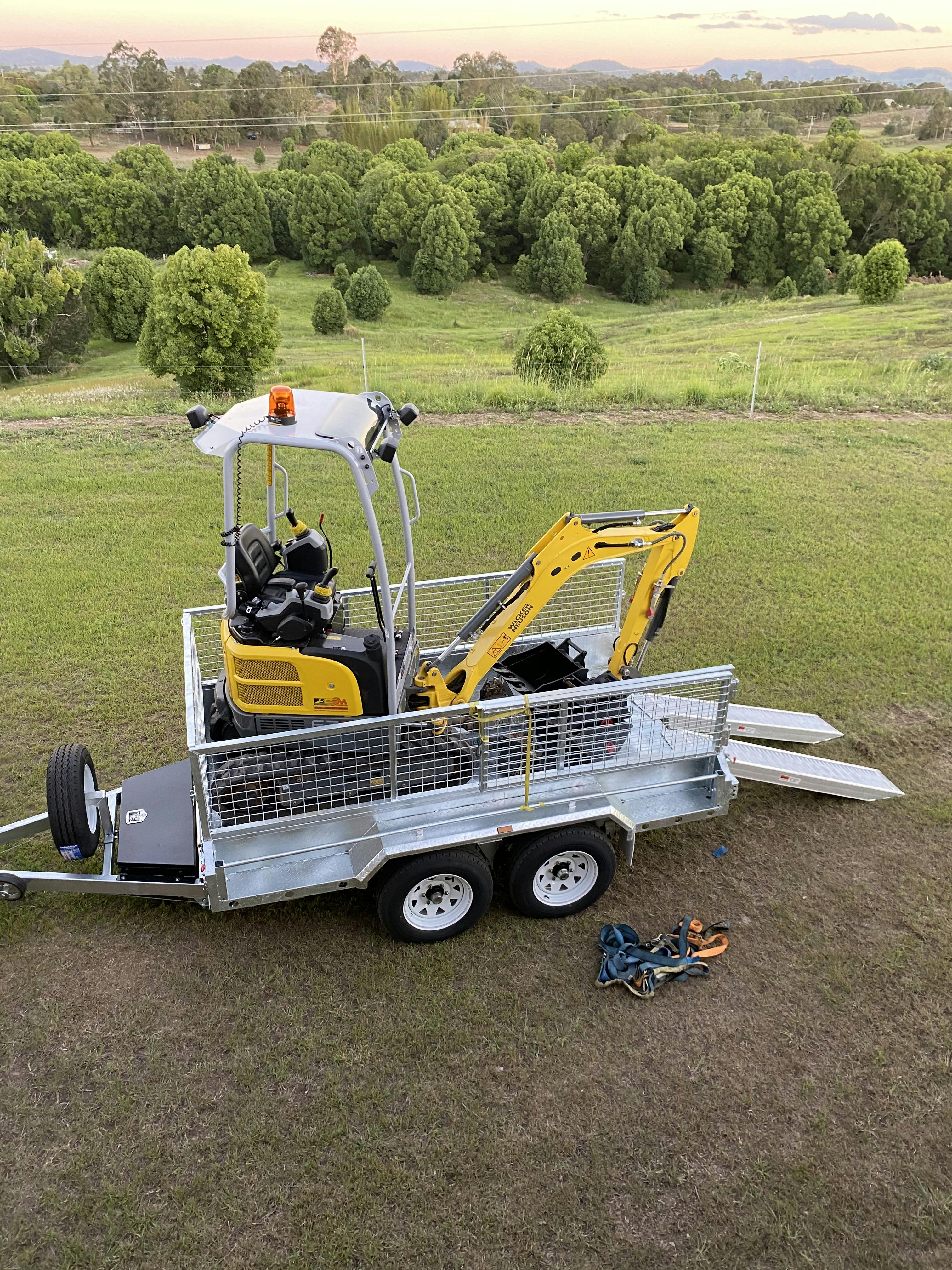 Logo of Water & Earth Services Plant Hire Pty Ltd