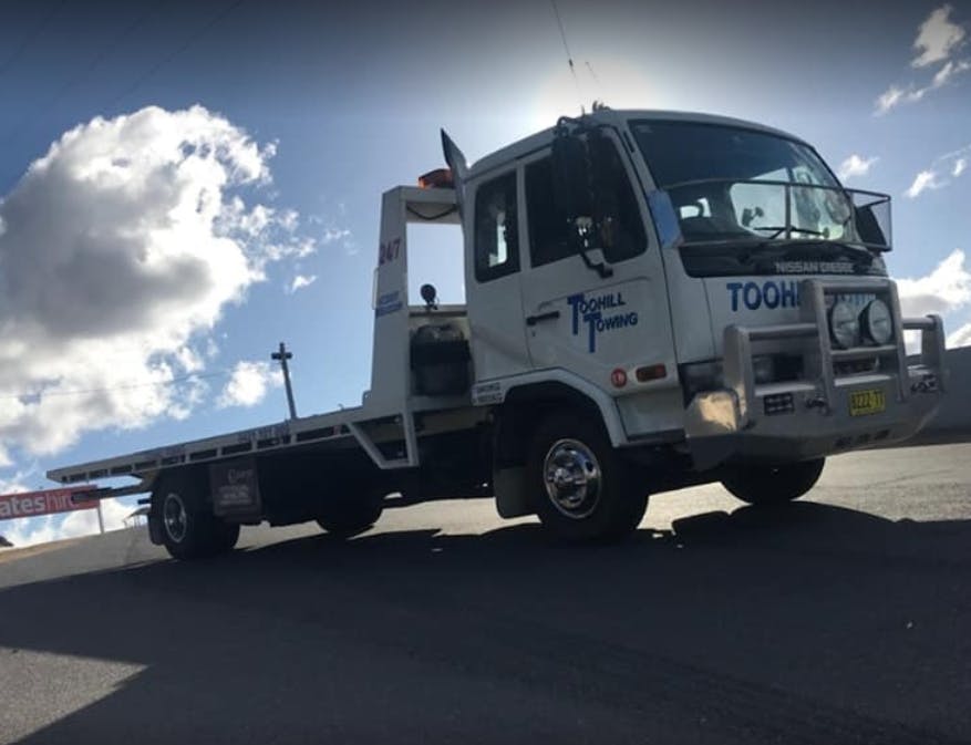 Logo of TOOHILL TOWING