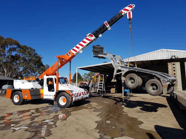 B & M Cranes Pty Ltd featured image