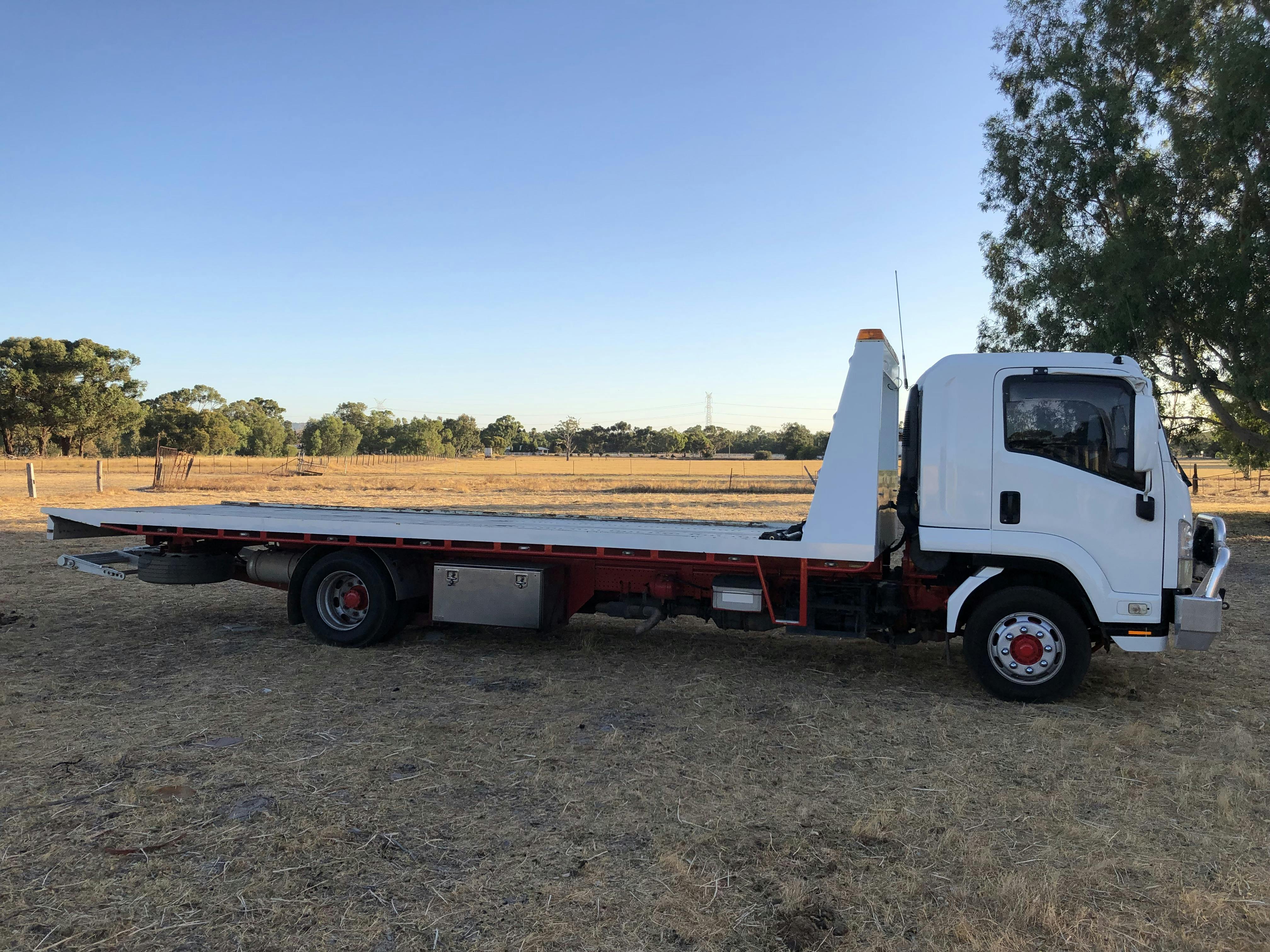 Logo of Grungle’s Tilt Tray Service