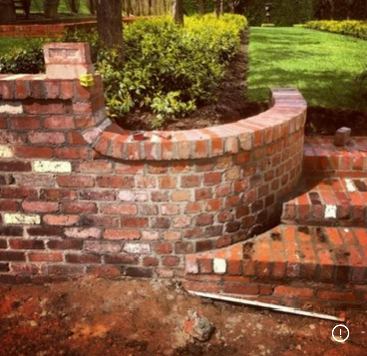 Logo of Ash Huskisson Masonry