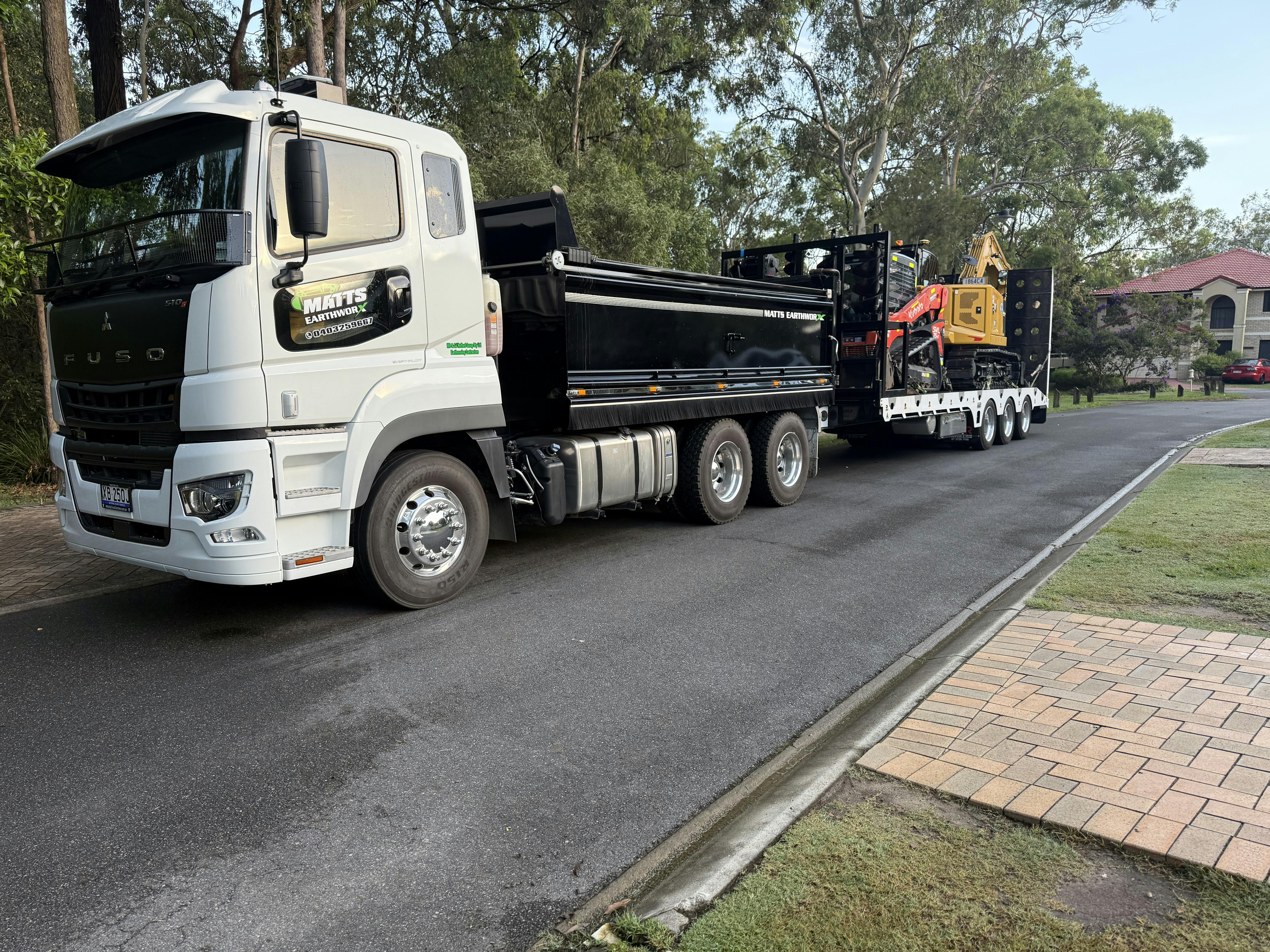 Logo of Matts Earthworx