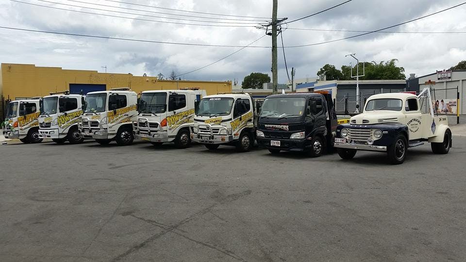 Logo of Tow Trucks light & Heavy