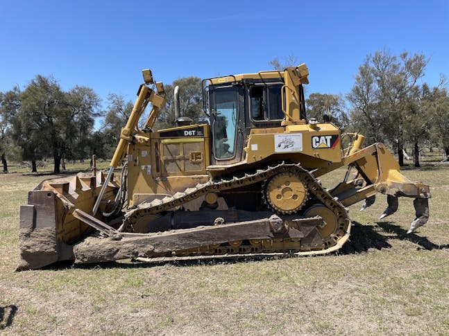 R&L Douglas Earthmoving. featured image