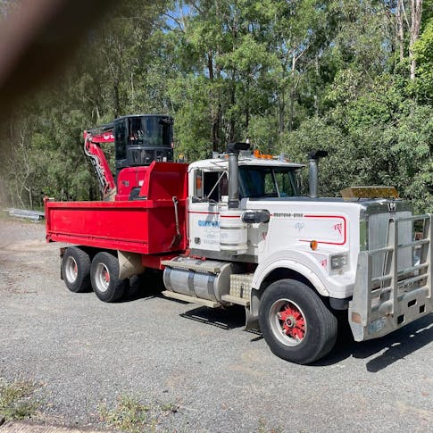 Rj&M Earthmoving featured image