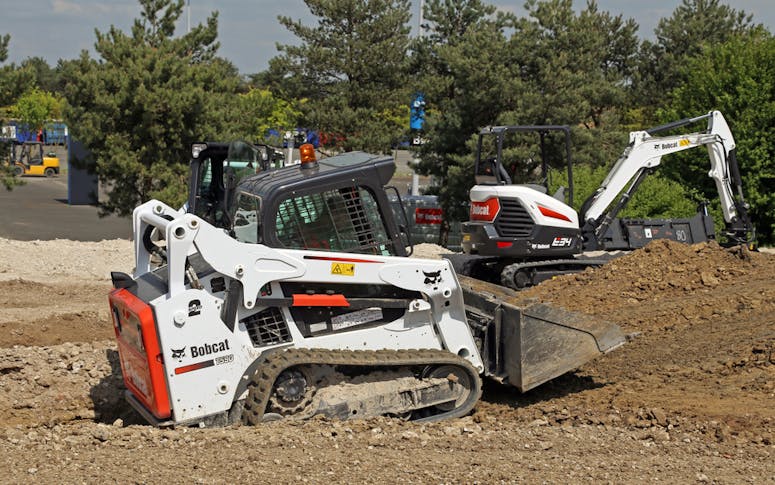 Dicko's Bobcat & Tipper featured image